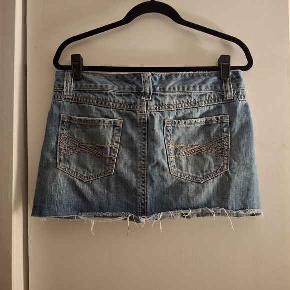 Aeropostale Women's Blue Distressed Denim Mini Skirt Casual Style - Picture 2 of 5